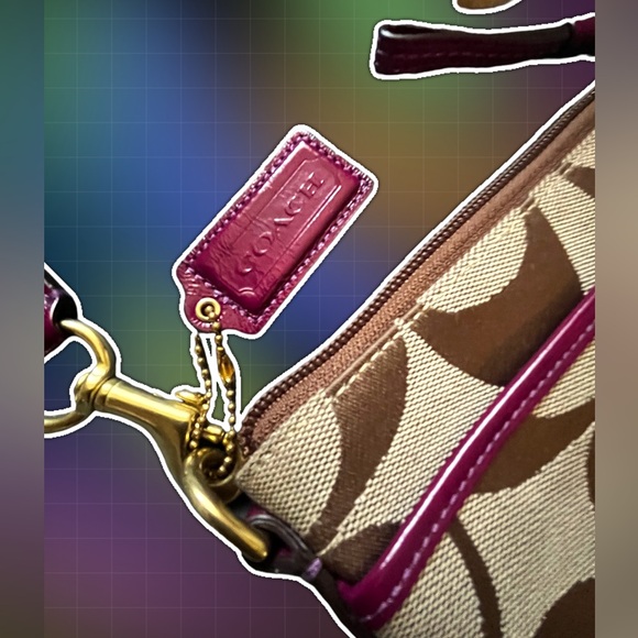 Plum Coach signature crossbody - Picture 2 of 8